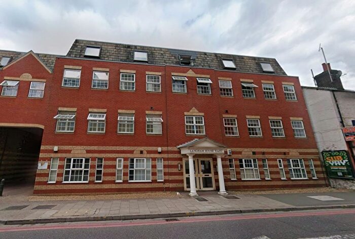 1 Bedroom Flat For Sale In Central Luton Buy To Let, Luton, LU1