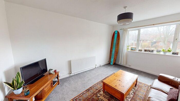 1 Bedroom Flat To Rent In Tinshill Road, Cookridge, Leeds, LS16