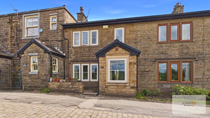 3 Bedroom Cottage For Sale In Walmersley Old Road, Bury, BL9