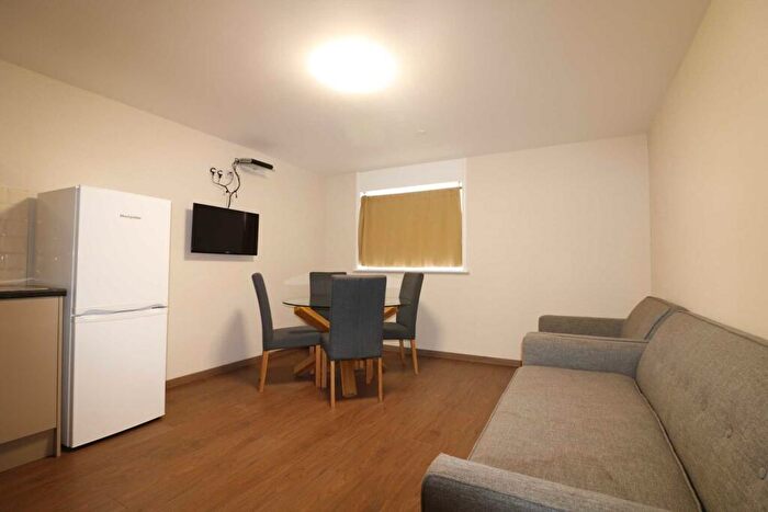 3 Bedroom Apartment To Rent In Trinity Road, Liverpool, Merseyside, L20