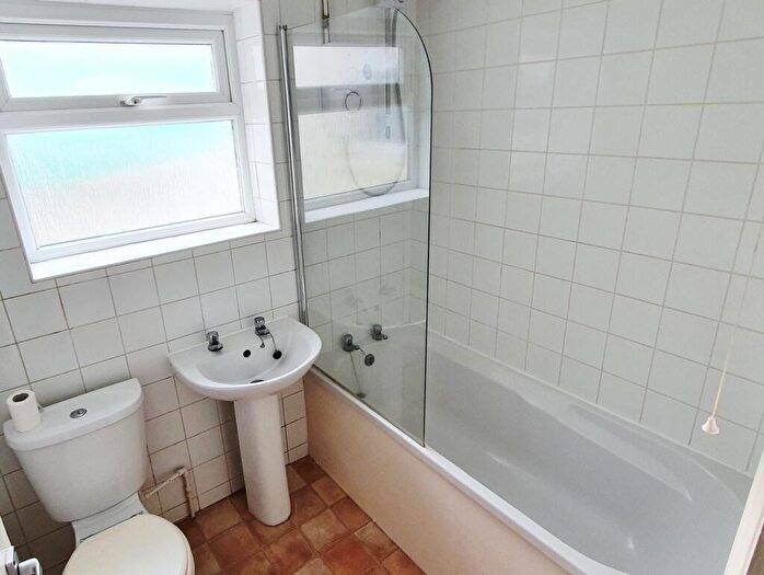 1 Bedroom Flat To Rent In Ashford Road, BN21