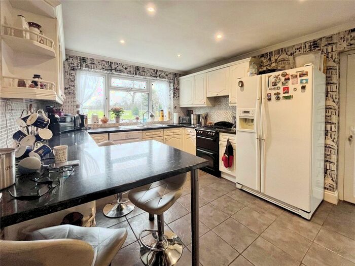 4 Bedroom Bungalow For Sale In Greenview Crescent, Hildenborough, Tonbridge, Kent, TN11