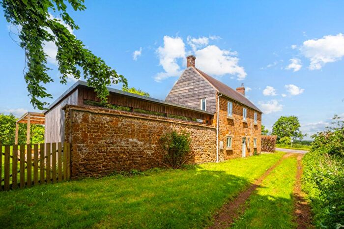 4 Bedroom Detached House For Sale In Banbury Road, Swerford, Chipping Norton, Oxfordshire, OX7