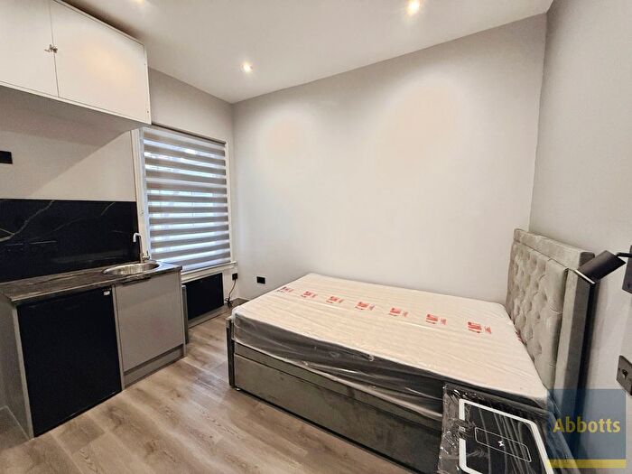 1 Bedroom Property To Rent In Bournemouth Park Road, Southend-On-Sea, SS2