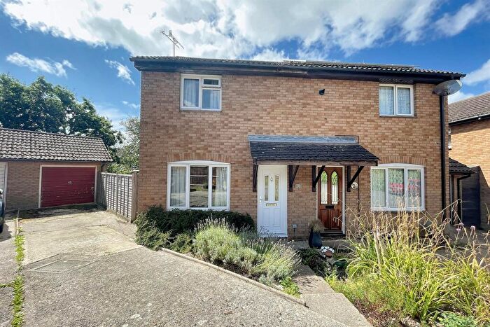 3 Bedroom Semi-Detached House For Sale In Alderbury, SP5