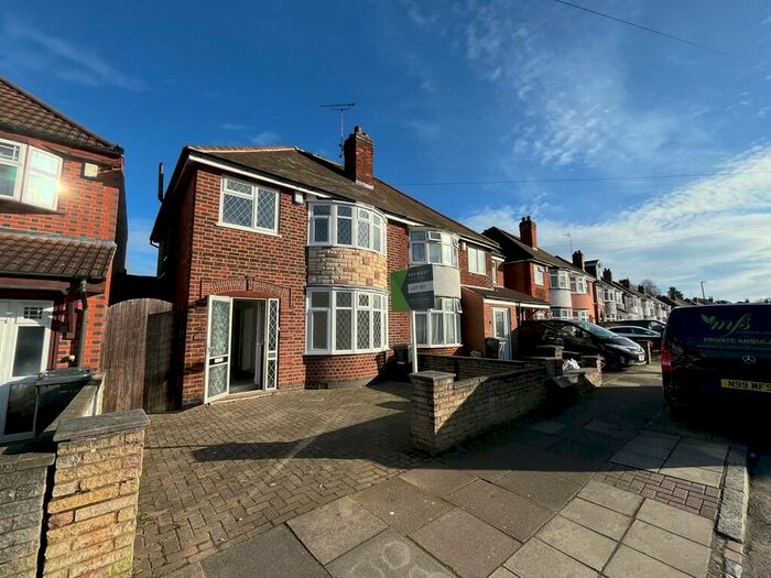 4 Bedroom Semi-Detached House To Rent In Staveley Road, Leicester, LE5