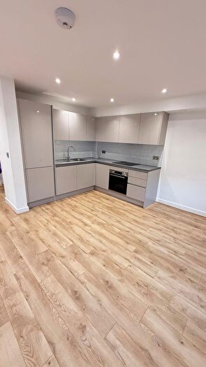 1 Bedroom Flat To Rent In High Street, Hounslow, TW3