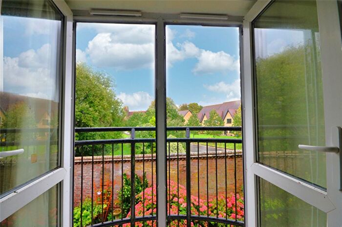 1 Bedroom Flat For Sale In St Agnes Road, East Grinstead, West Sussex, RH19