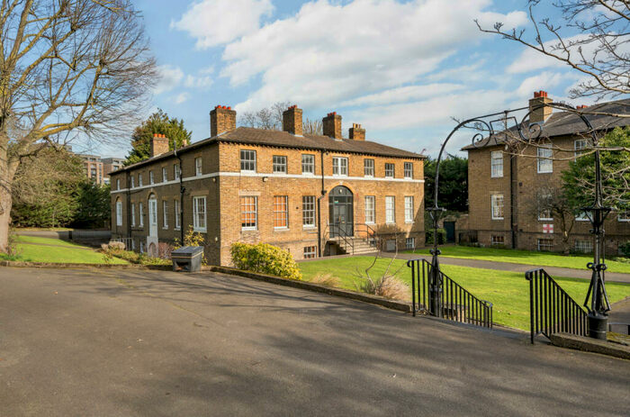 2 Bedroom Apartment To Rent In Connaught Mews, Woolwich, London, SE18