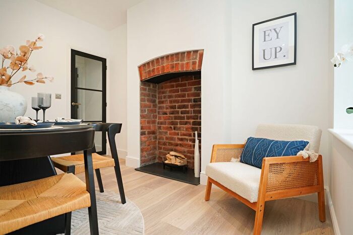 3 Bedroom Terraced House For Sale In Tyzack Road, Sheffield, S8