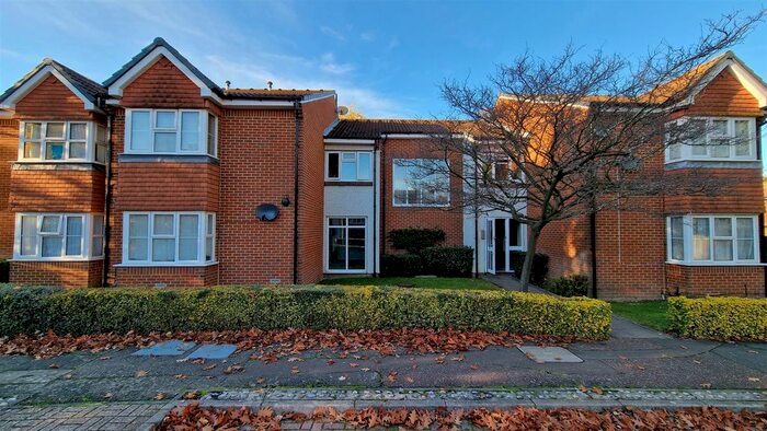 Studio To Rent In Heatherwood Drive, Hayes, UB4