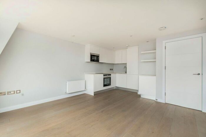 1 Bedroom Flat To Rent In Southern Row, Ladbroke Grove, London, W10