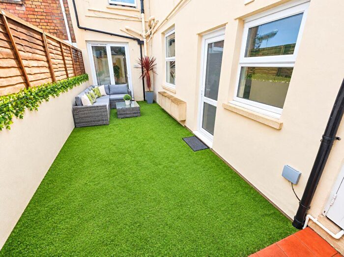 1 Bedroom Flat For Sale In North Street, Bedminster, Bristol, BS3