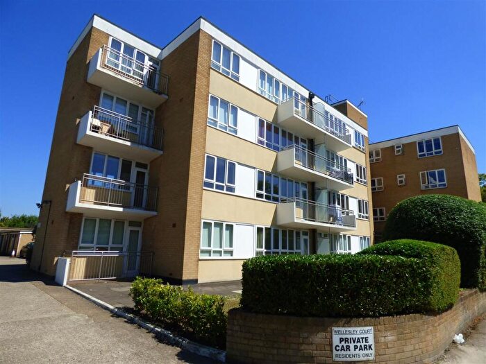 2 Bedroom Apartment To Rent In Wellesley Court, Iver, SL0