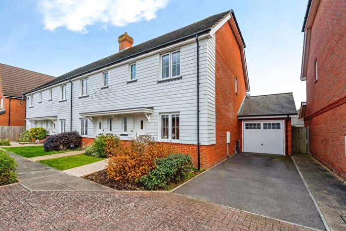 3 Bedroom End Of Terrace House For Sale In Liberty Gardens, Bognor Regis, West Sussex, PO21