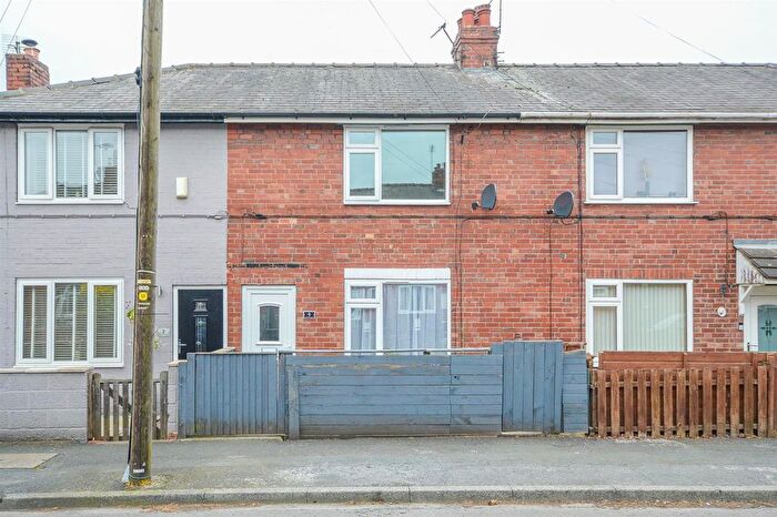 2 Bedroom Terraced House For Sale In Weetworth Avenue, Castleford, WF10