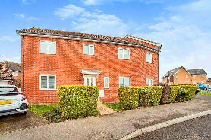 4 Bedroom Semi-Detached House To Rent In Rivenhall Way, Hoo, Rochester, Kent, ME3