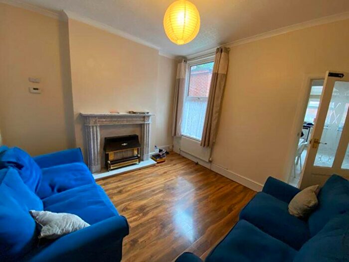 2 Bedroom House To Rent In Albert Grove, Nottingham, NG7