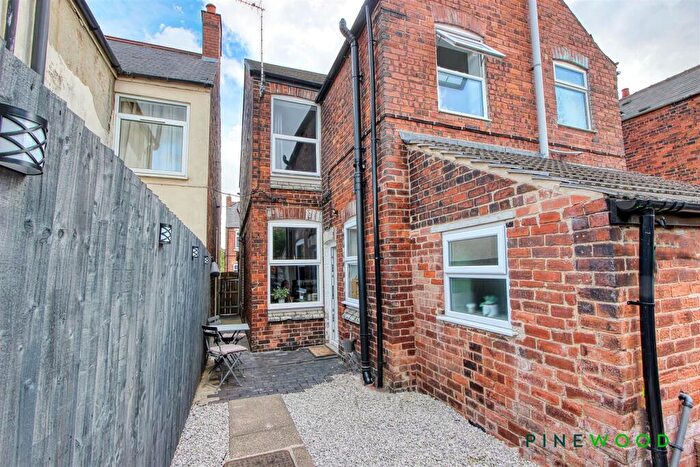 2 Bedroom Semi-Detached House For Sale In Hunloke Road, Holmewood, Chesterfield, Derbyshire, S42