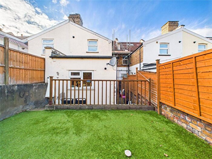 2 Bedroom Apartment To Rent In Harrow Road, Bristol, BS4