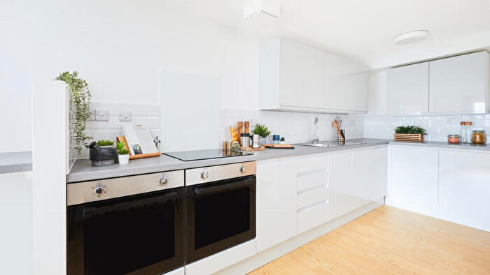 1 Bedroom Private Hall To Rent In Bonhay Road, EX4