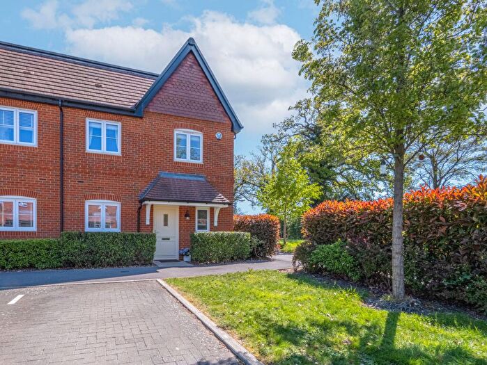 3 Bedroom Semi-Detached House For Sale In Hazylwood, Wokingham, RG40