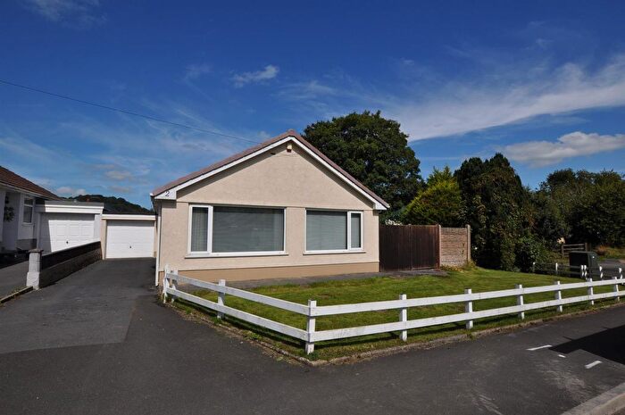 3 Bedroom Detached Bungalow For Sale In Pentremeurig Road, Carmarthen, SA31