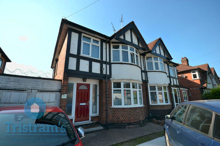 4 Bedroom Semi-Detached House To Rent In Queens Road East, Beeston, NG9