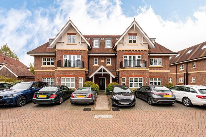 2 Bedroom Flat For Sale In Shoppenhangers Road, Maidenhead, SL6