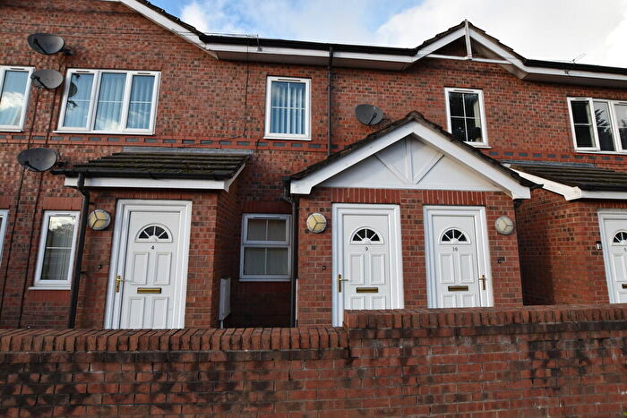 2 Bedroom Maisonette To Rent In Worsley Road, Swinton, M27