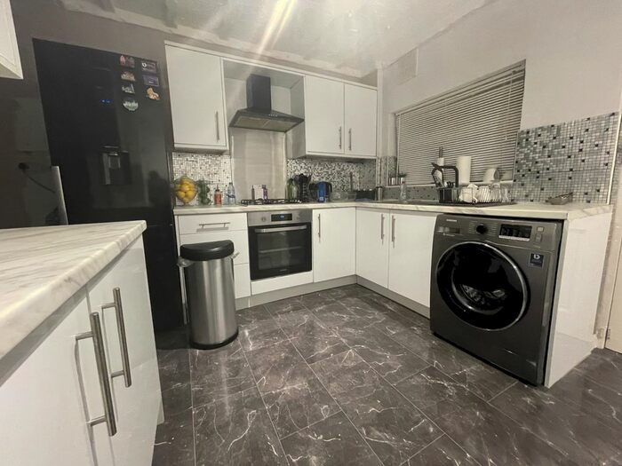 2 Bedroom Terraced House To Rent In Longroyd Street North, Leeds, West Yorkshire LS11