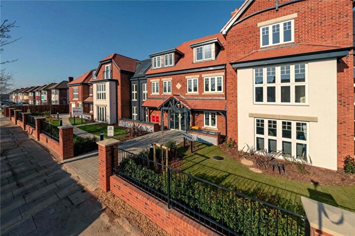 2 Bedroom Apartment For Sale In Westpole Avenue, Oakwood, EN4