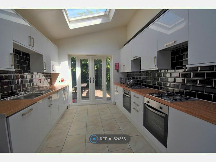 7 Bedroom Terraced House To Rent In Addington Road, Reading, RG1
