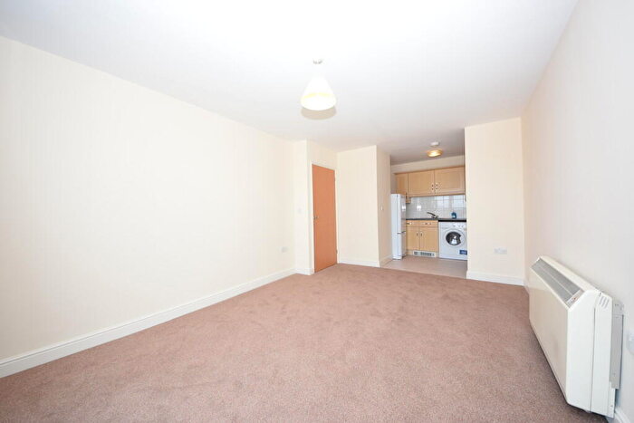 2 Bedroom Apartment To Rent In Gaysham Avenue, Gants Hill, IG2