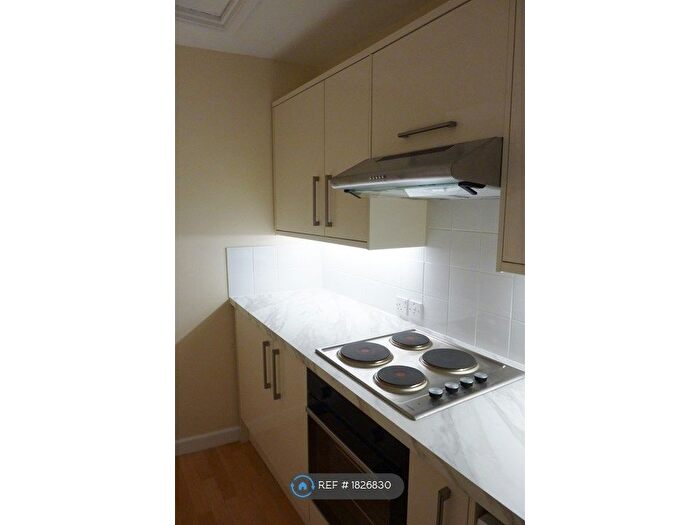 1 Bedroom Flat To Rent In Kingston Road, Taunton, TA2