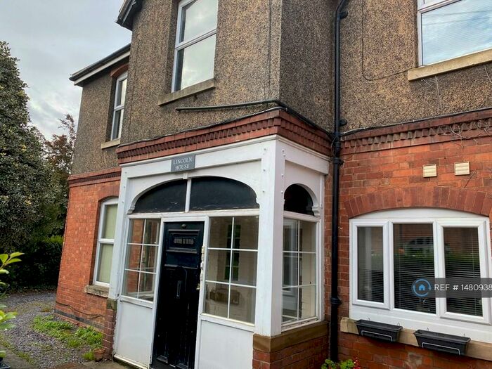 2 Bedroom Flat To Rent In Lincoln House, Rugby, CV22