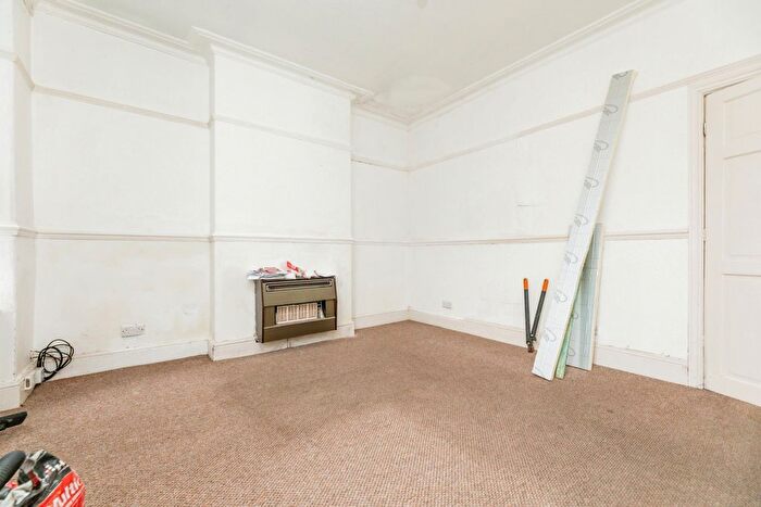 3 Bedroom End Of Terrace House For Sale In Firth Park Crescent, Sheffield, South Yorkshire, S5