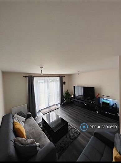 2 Bedroom Semi-Detached House To Rent In Ashcott Avenue, Leicester, LE4