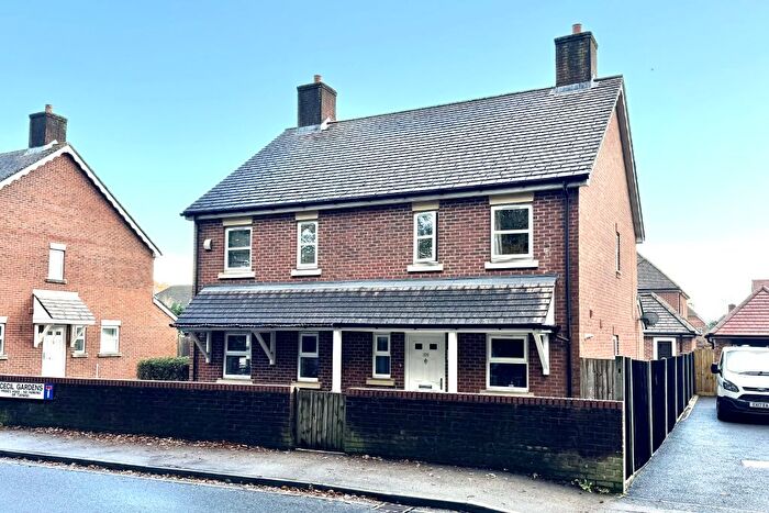 3 Bedroom Semi Detached House For Sale In Brook Lane, Sarisbury Green, SO31