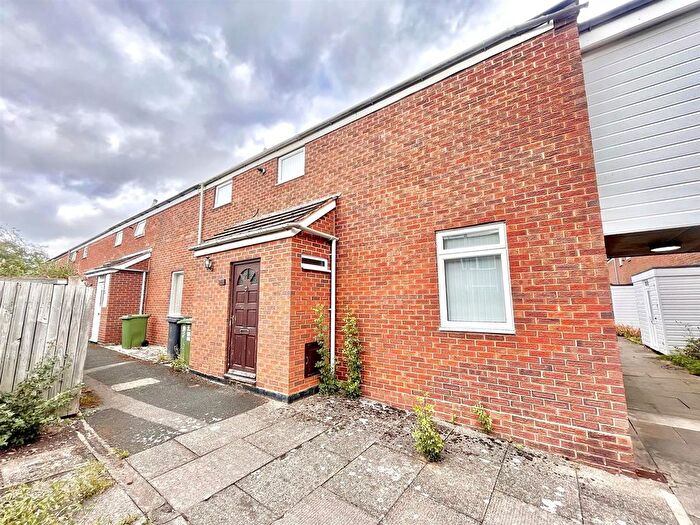 3 Bedroom Property To Rent In Eathorpe Close, Redditch, B98