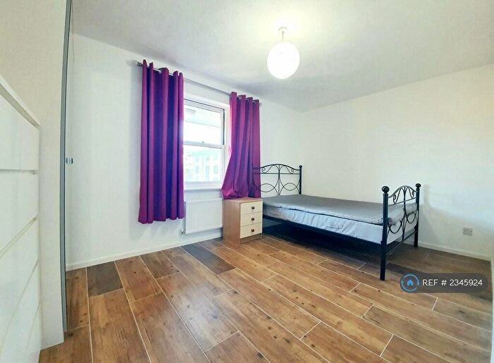 2 Bedroom Flat To Rent In Buckingham House, Milton Keynes, MK9
