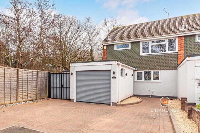 3 Bedroom End Of Terrace House For Sale In Collwood Close, Poole, BH15