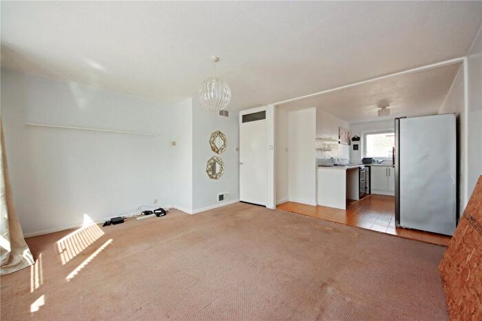 2 Bedroom Flat For Sale In Meadow Lane, Dunston, Gateshead, NE11