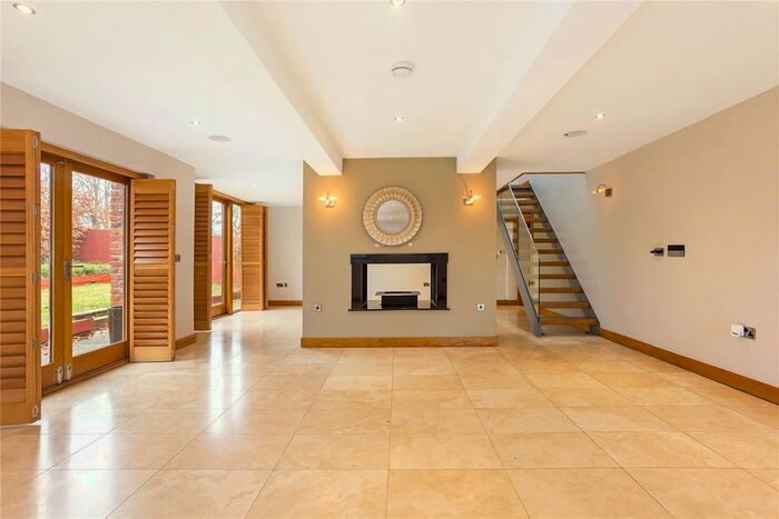 4 Bedroom Semi-Detached House To Rent In Harefield Drive, Wilmslow, Cheshire, SK9