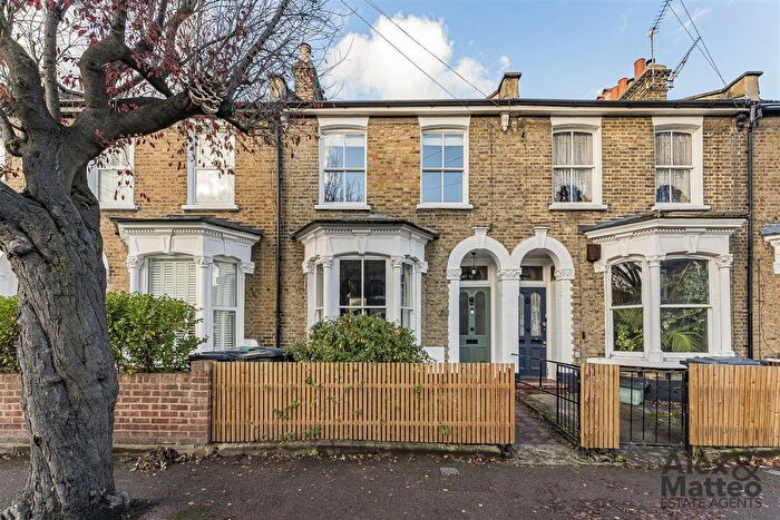 3 Bedroom Property For Sale In Edric Road, New Cross, SE14