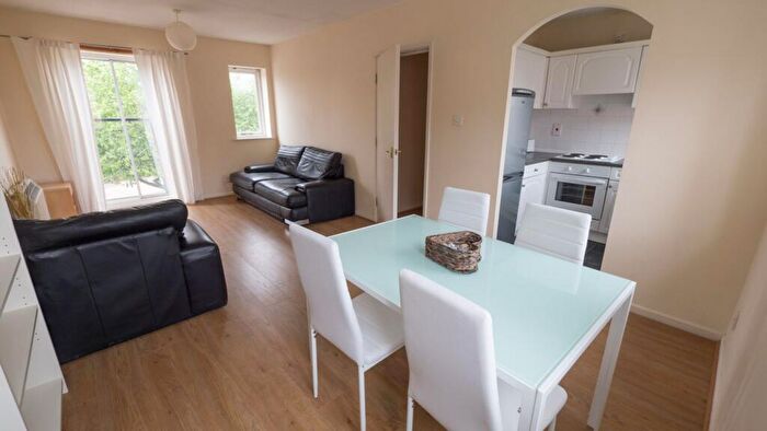 2 Bedroom Flat To Rent In Chorlton Road, Manchester, M15