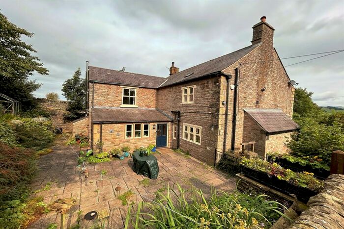 4 Bedroom Detached House For Sale In Tunstead Milton, Whaley Bridge, High Peak, SK23