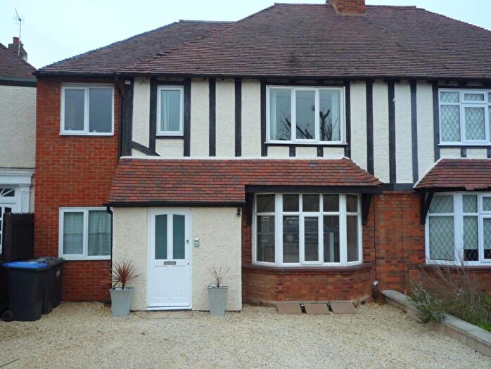 2 Bedroom Flat To Rent In Alcester Road, Stratford-Upon-Avon, CV37