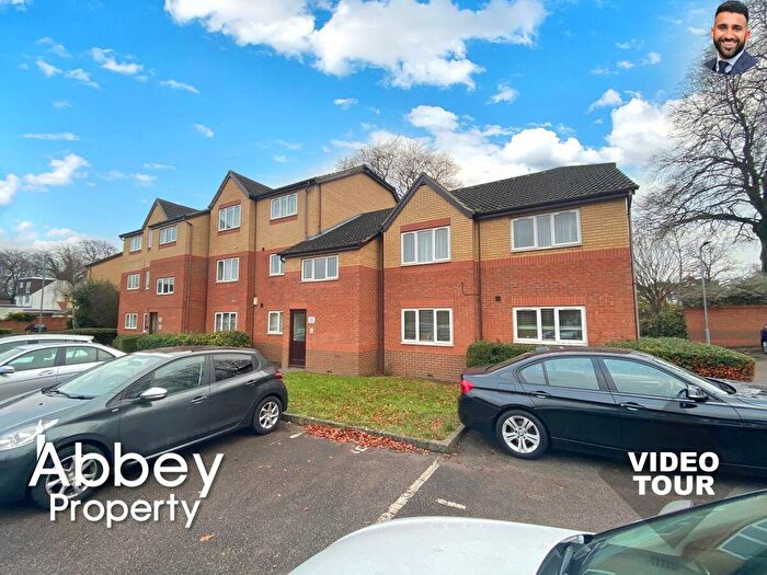 1 Bedroom Flat To Rent In Simpson Close, L & D, LU4