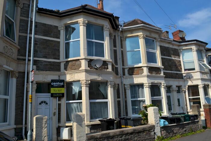 6 Bedroom Terraced House To Rent In Victoria Park, Fishponds, Bristol, BS16